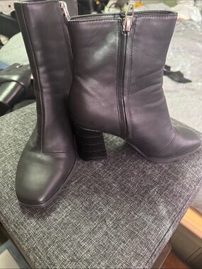 Dolce Vita Black Croc-Accent Block Heel Ankle Boots